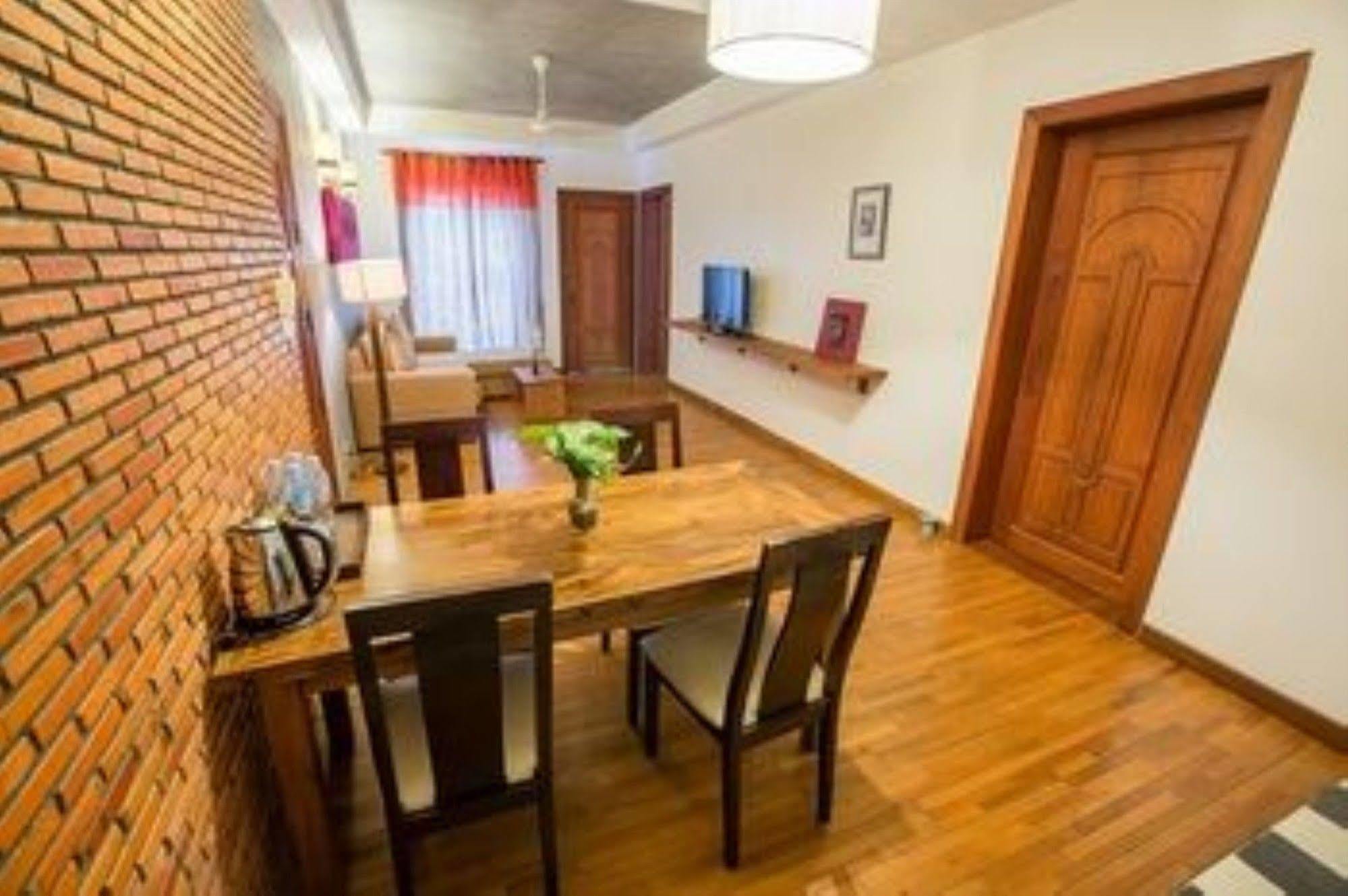 Casa Villa Independence Phnom-Penh Buitenkant foto