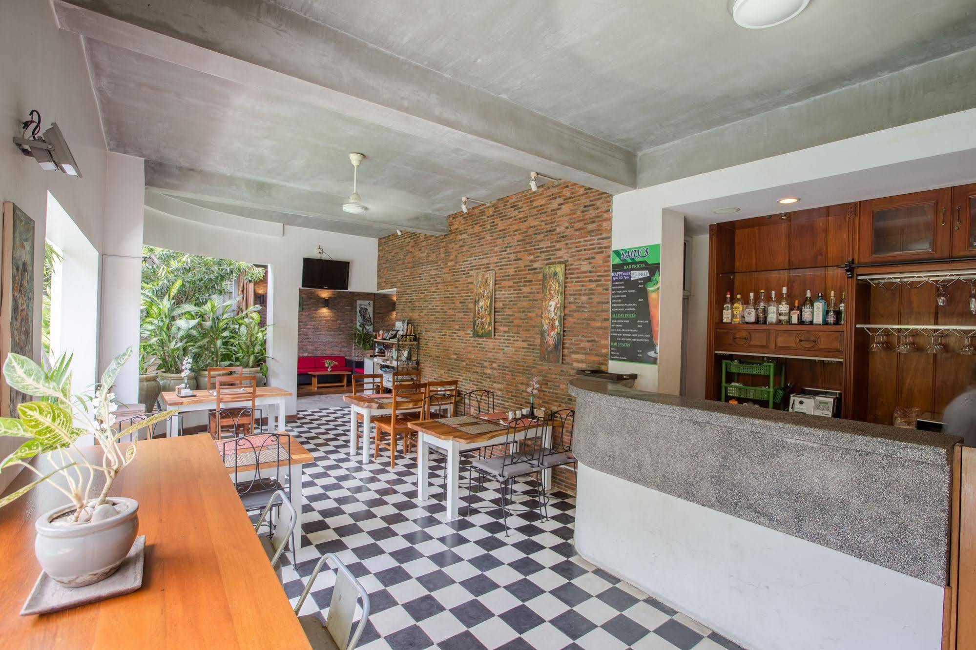 Casa Villa Independence Phnom-Penh Buitenkant foto